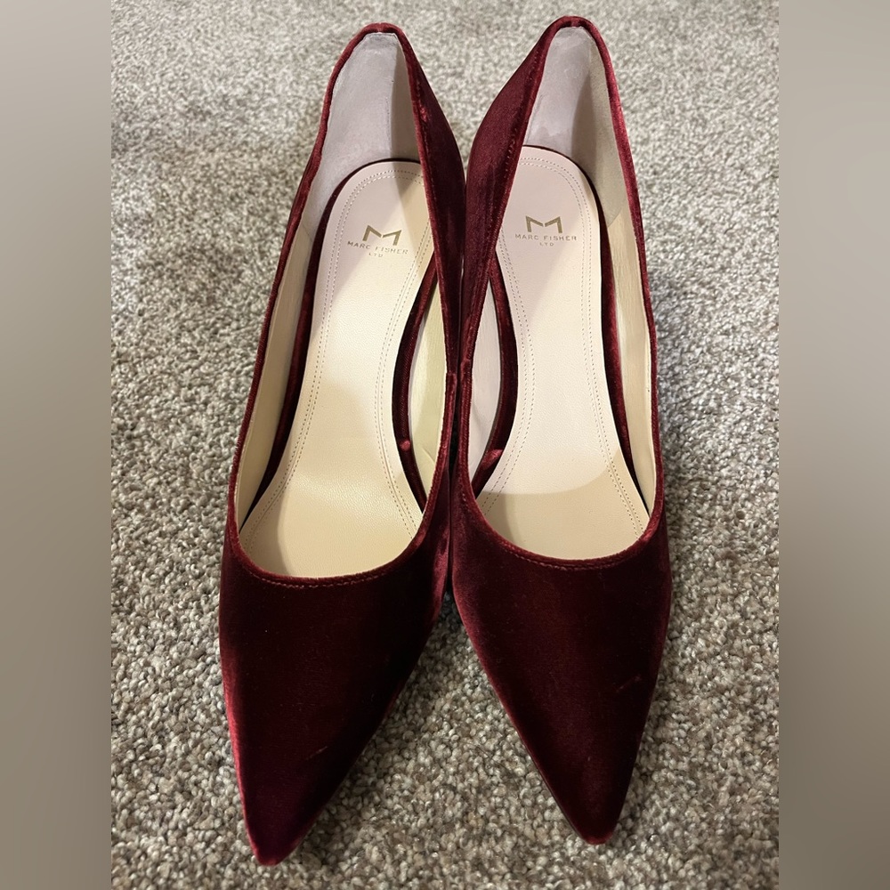 Marc Fisher LTD Beautiful Bordeaux Velvet Pumps. Size 11M. Box Included